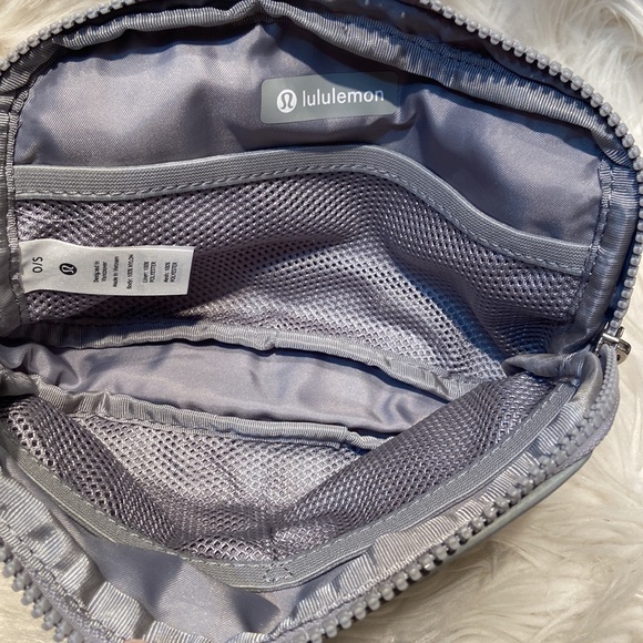 Lululemon Everywhere Belt Bag - Picture 8 of 12